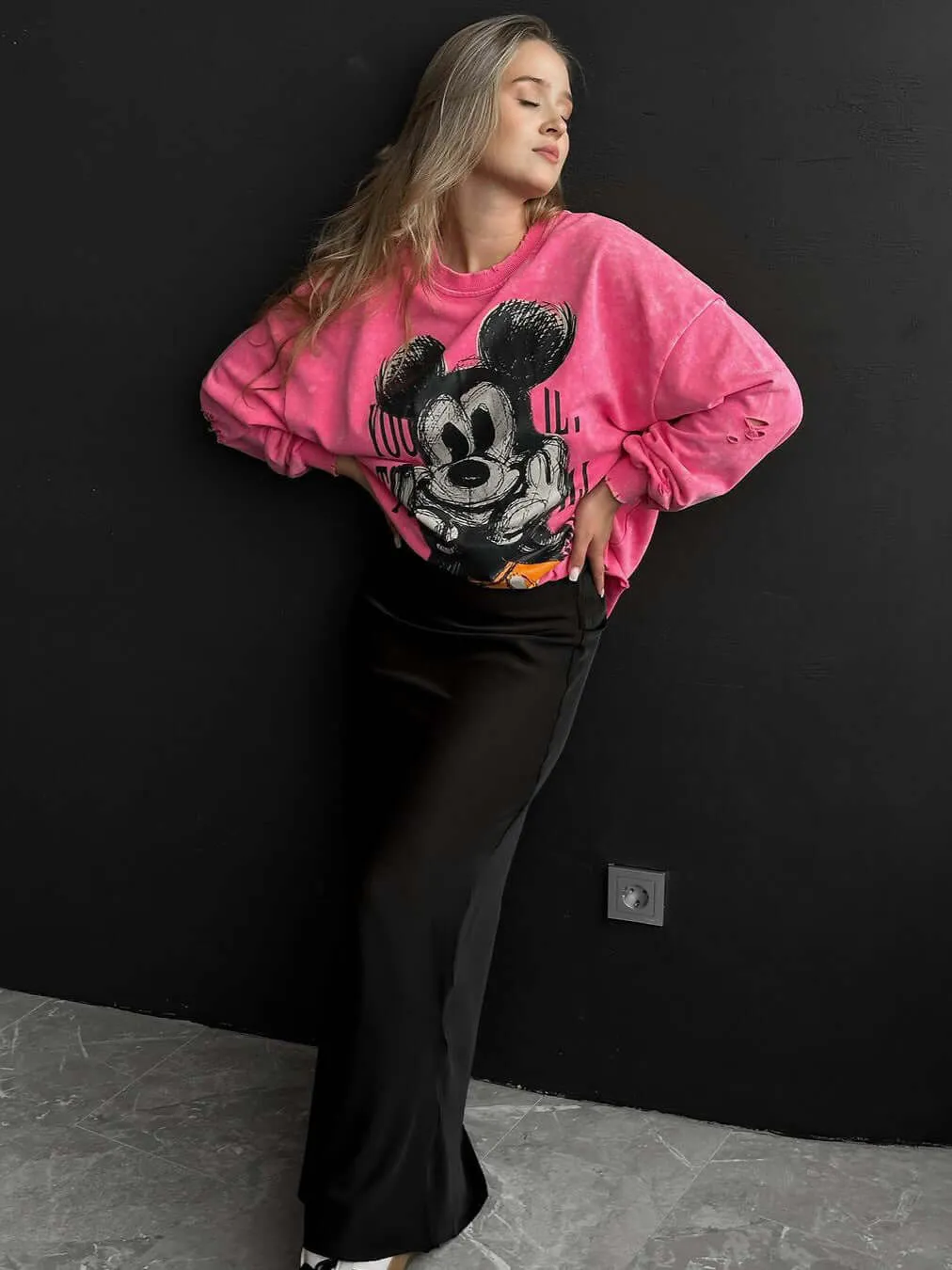 Round Neck Casual Distressed Pullover Sweater
